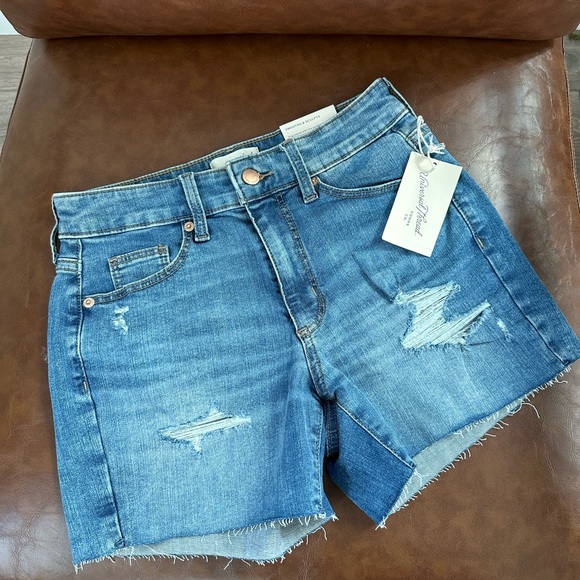 Universal Thread Shorts - 2 - Picture 4 of 5